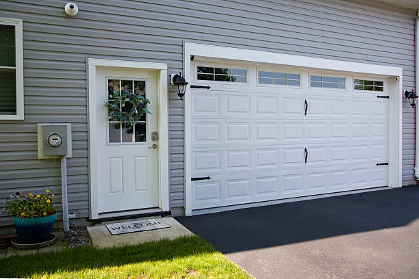 24/7 Emergency Garage Door Panel Replacement experts in Green Valley, SD